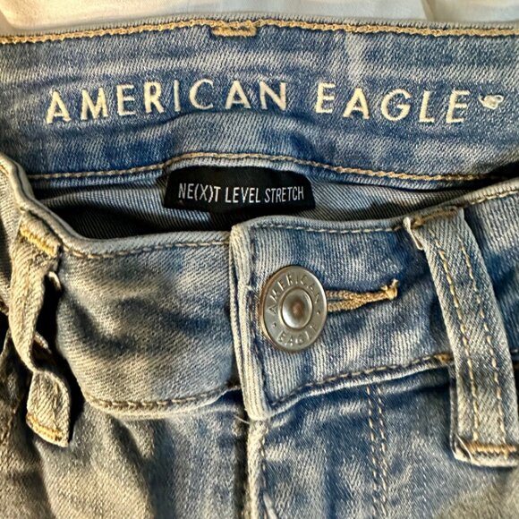 Light-Wash American Eagle Jeans Size 0 Regular Inseam 25 inches straight - Picture 10 of 11